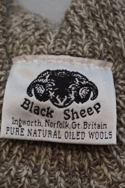 『BLACK SHEEP』 (ブラック シープ)エルボーセーター レザーパッチクルーネック ハンティングニット イギリス製 - インポートグッズ ファースト